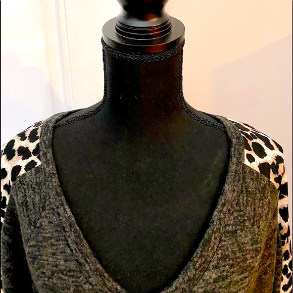 Deep V-neck Sweater, Lighter-weight - Picture 4 of 13